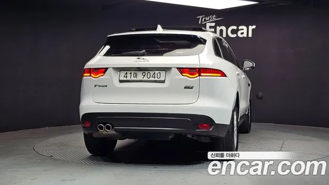 Jaguar F-PACE 2018 — фото 4