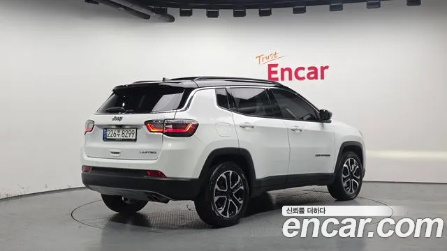 Jeep Compass 2022 — фото 2