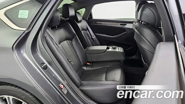 Genesis G80 2017 — фото 17