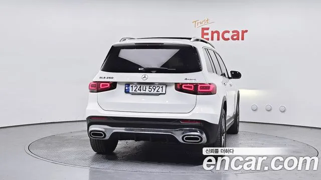 Mercedes-Benz GLB-Class 2021 — фото 4