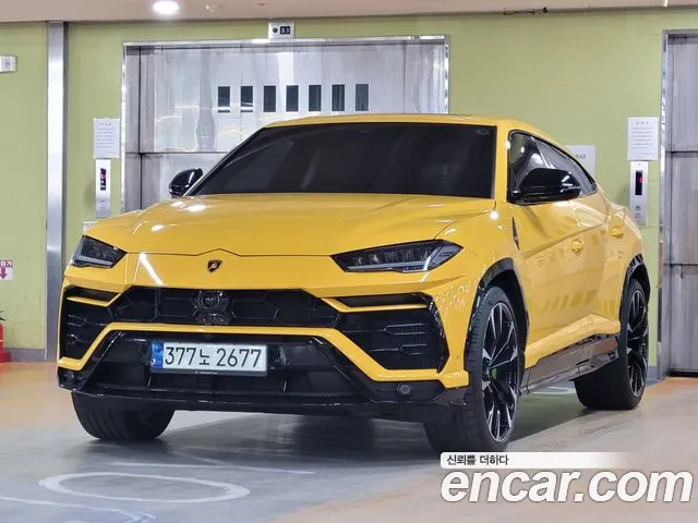 Lamborghini Urus 2022 — фото 1