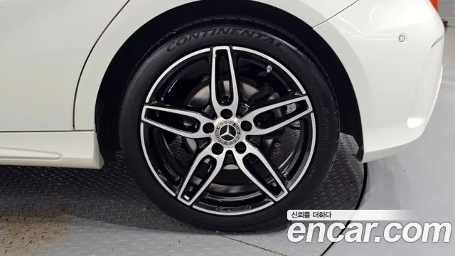 Mercedes-Benz A-Class 2018 — фото 7