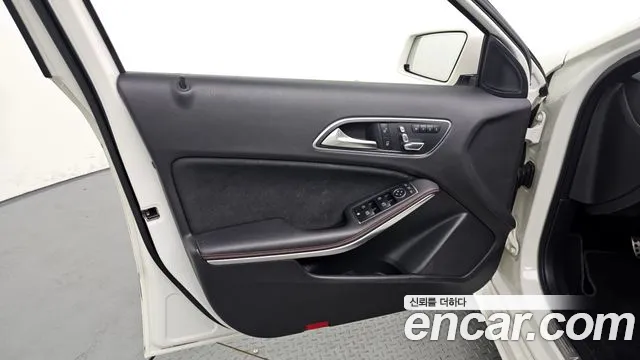 Mercedes-Benz A-Class 2018 — фото 14