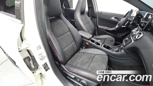 Mercedes-Benz A-Class 2018 — фото 16