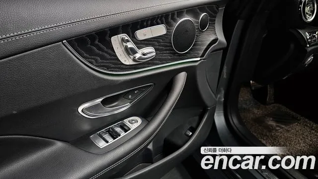 Mercedes-Benz E-Class 2019 — фото 13