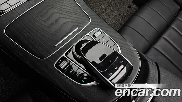 Mercedes-Benz E-Class 2019 — фото 20