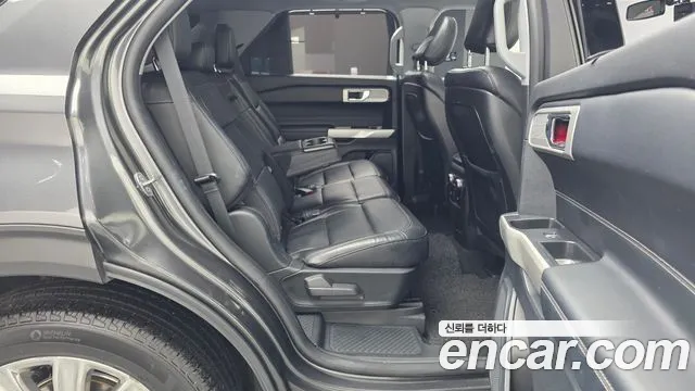 Ford Explorer 2020 — фото 18