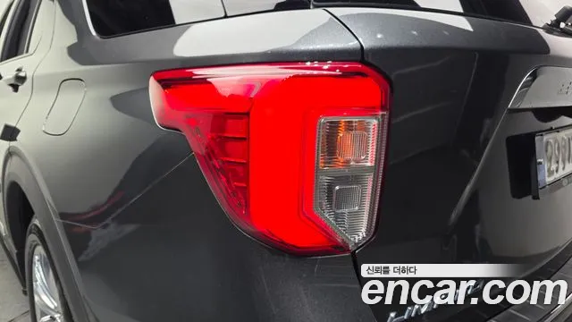 Ford Explorer 2020 — фото 9