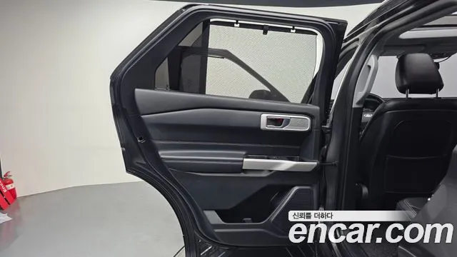 Ford Explorer 2020 — фото 15