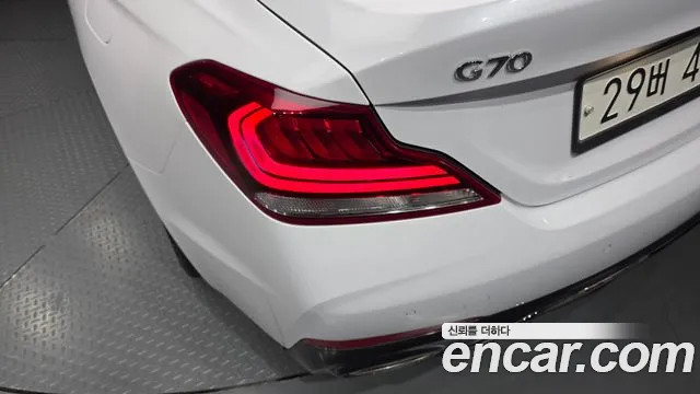 Genesis G70 2018 — фото 9