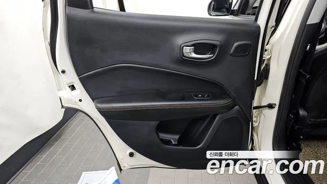 Jeep Compass 2019 — фото 15