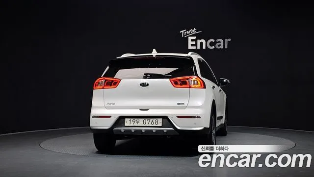 Kia Niro 2017 — фото 4