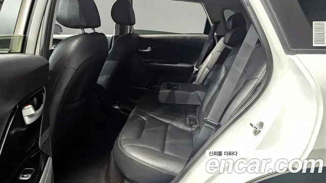 Kia Niro 2017 — фото 12