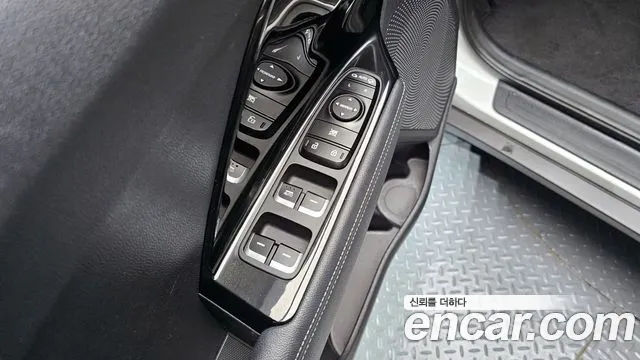 Kia Niro 2017 — фото 17
