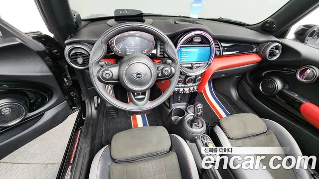 Mini Cooper Convertible 2021 — фото 10
