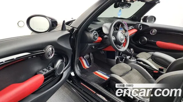 Mini Cooper Convertible 2021 — фото 13