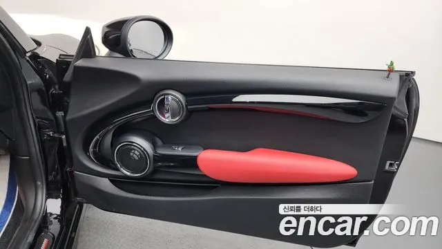 Mini Cooper Convertible 2021 — фото 14