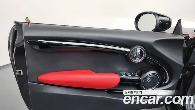 Mini Cooper Convertible 2021 — фото 15