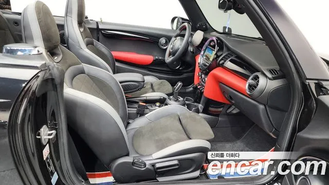 Mini Cooper Convertible 2021 — фото 16