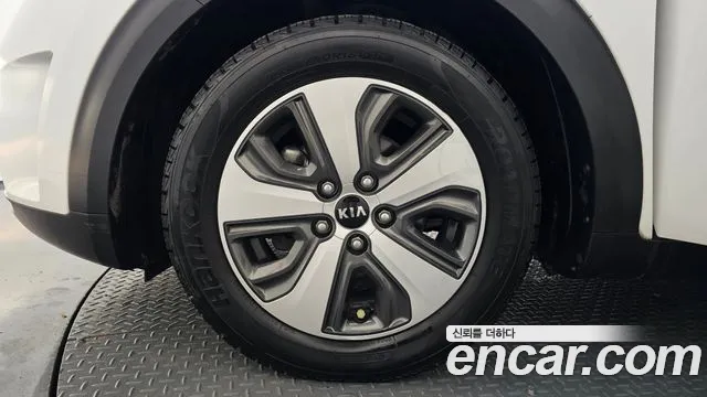 Kia Niro 2017 — фото 5