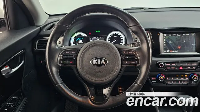 Kia Niro 2017 — фото 12