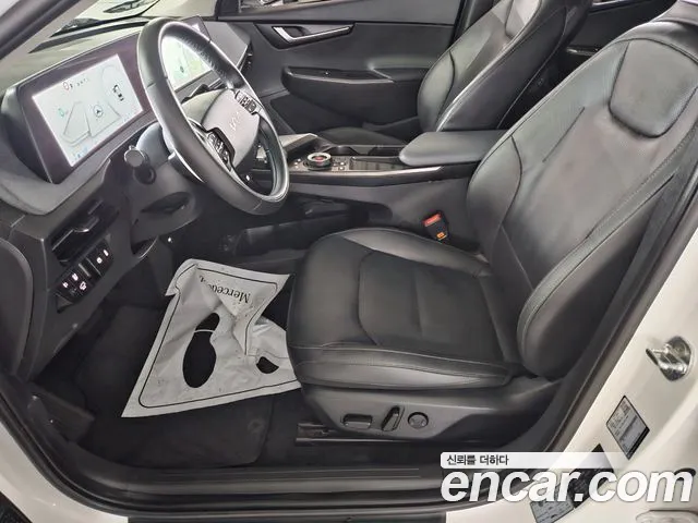Kia EV6 2022 — фото 11