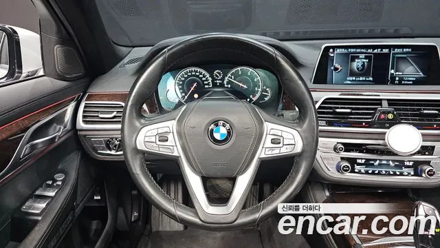 BMW 7-Series 2016 — фото 13