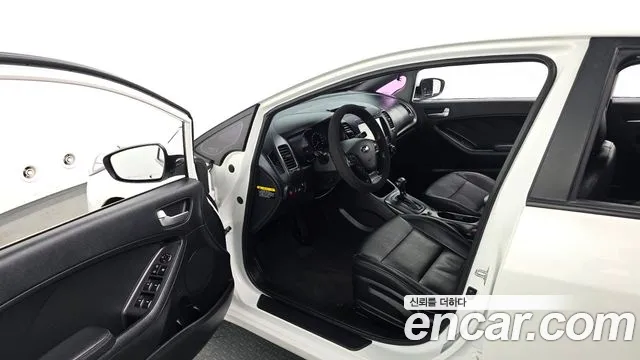 Kia K3 2015 — фото 10