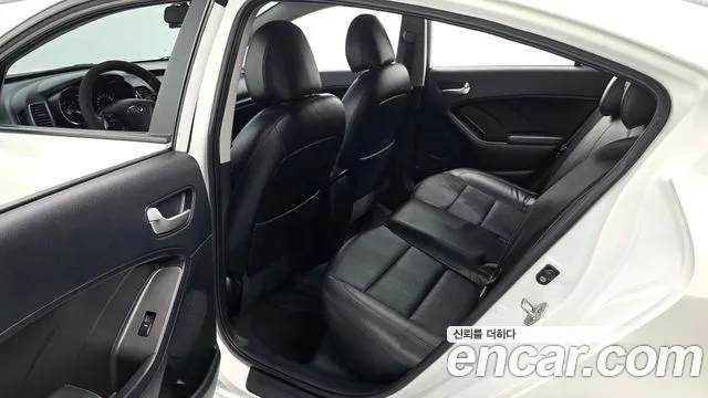 Kia K3 2015 — фото 12