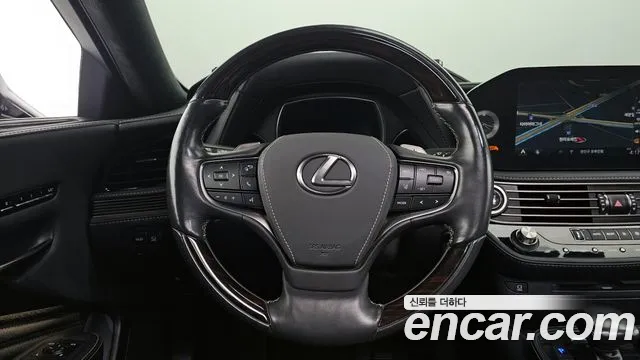 Lexus LS 2022 — фото 13