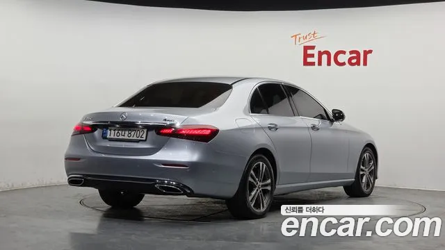 Mercedes-Benz E-Class 2022 — фото 2