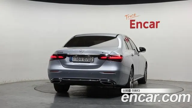 Mercedes-Benz E-Class 2022 — фото 4