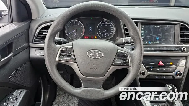 Hyundai AVANTE 2018 — фото 20