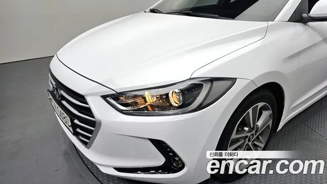 Hyundai AVANTE 2018 — фото 8