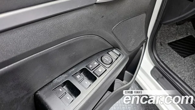 Hyundai AVANTE 2018 — фото 16