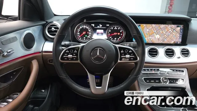Mercedes-Benz E-Class 2020 — фото 17