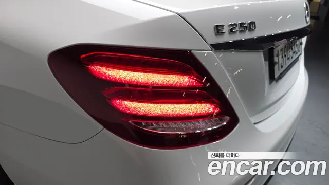 Mercedes-Benz E-Class 2020 — фото 8