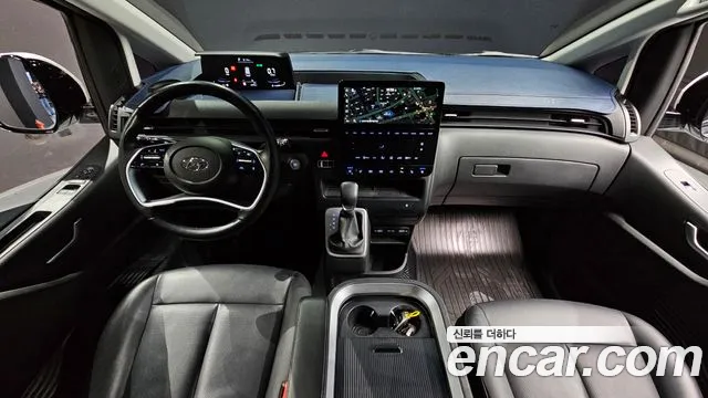Hyundai Staria 2023 — фото 10