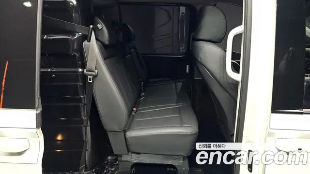 Hyundai Staria 2023 — фото 16
