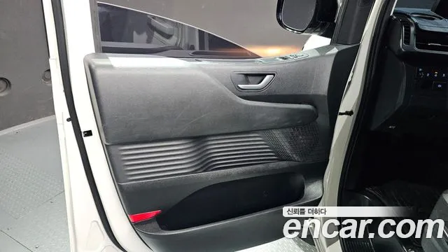 Hyundai Staria 2023 — фото 14