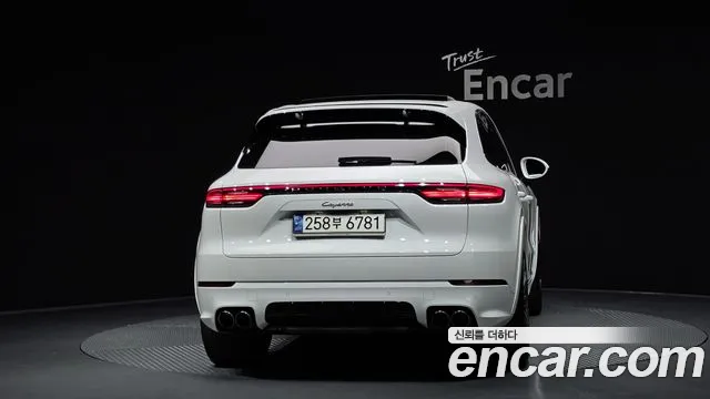 Porsche Cayenne 2021 — фото 4