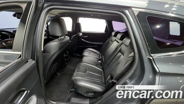 Hyundai Santafe 2019 — фото 18