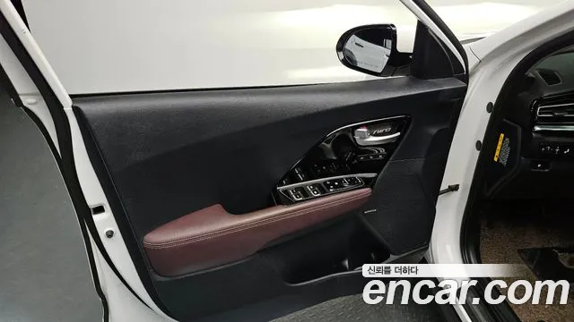 Kia Niro 2020 — фото 14