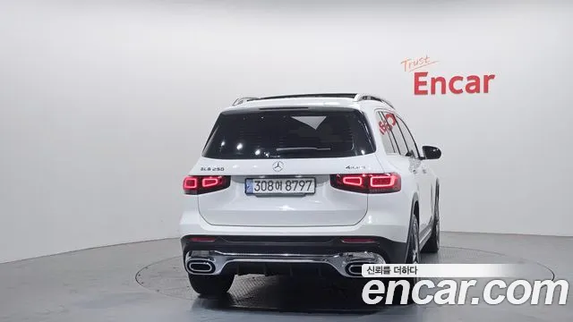 Mercedes-Benz GLB-Class 2022 — фото 4