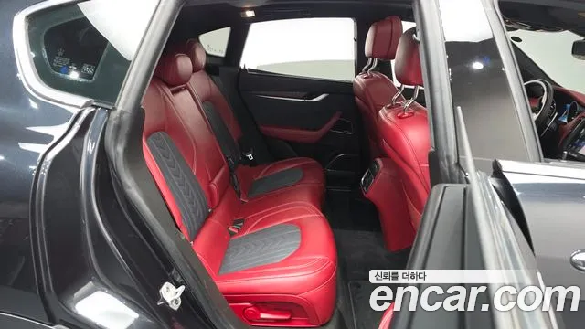 Maserati Levante 2019 — фото 17
