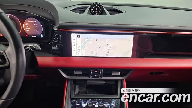 Porsche Macan 2025 — фото 15