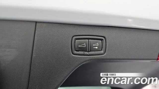 Porsche Macan 2025 — фото 20