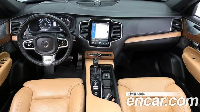 Volvo XC90 2019 — фото 10
