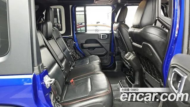 Jeep Wrangler 2019 — фото 18