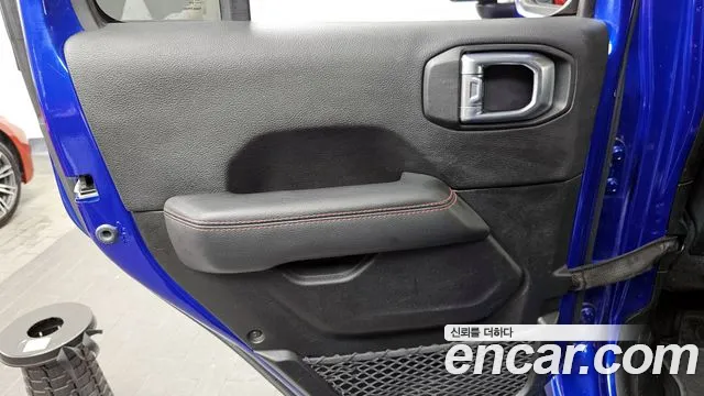Jeep Wrangler 2019 — фото 15
